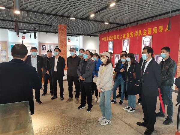 参观北上抗日纪念馆