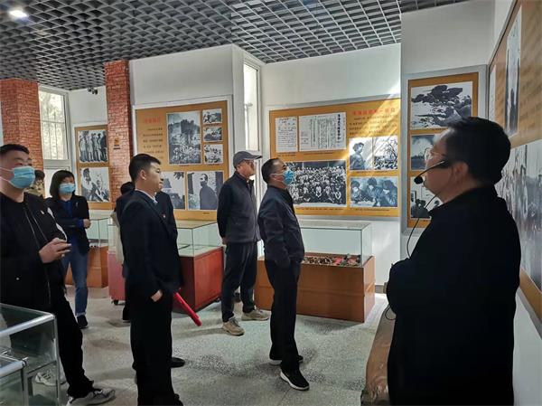 参观粟裕纪念馆