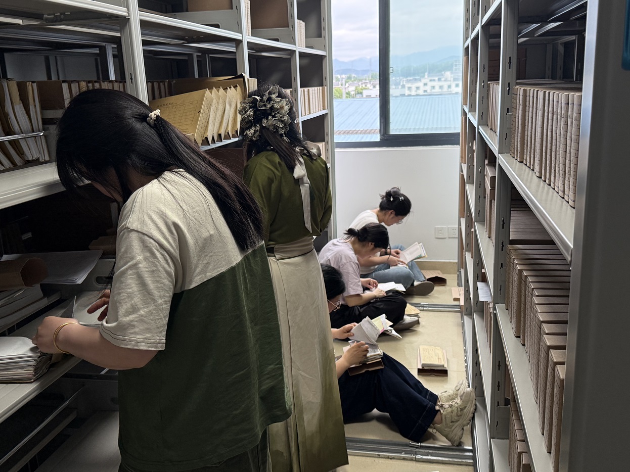 财务部开展年中互查互审